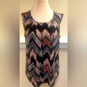 Patterned sleeveless blouse